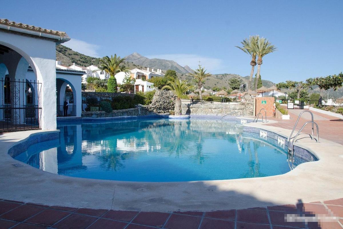 Apartamento Capistrano Village Nerja Bagian luar foto