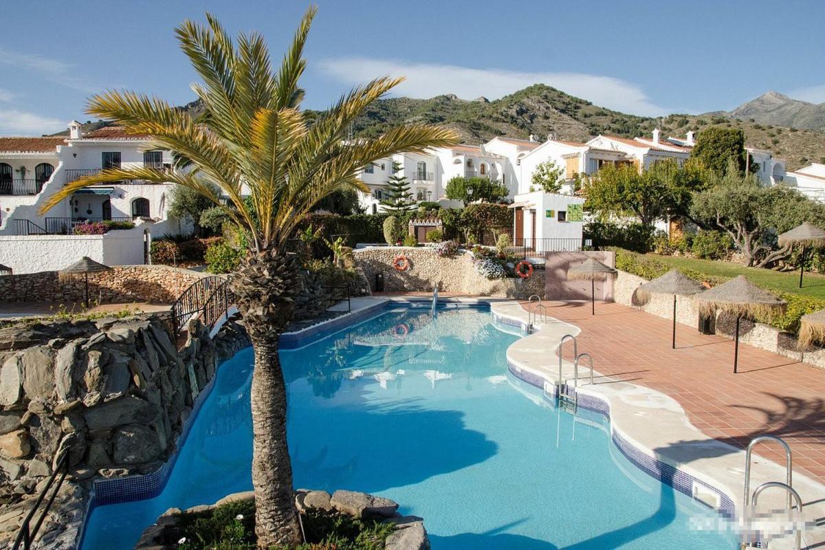 Apartamento Capistrano Village Nerja Bagian luar foto