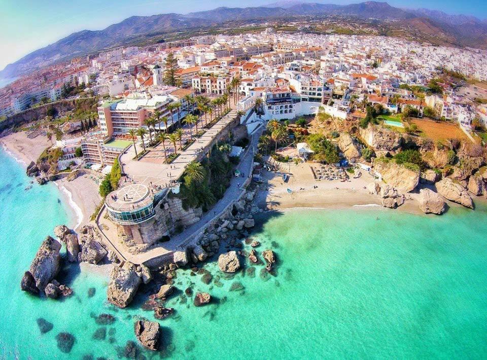 Apartamento Capistrano Village Nerja Bagian luar foto