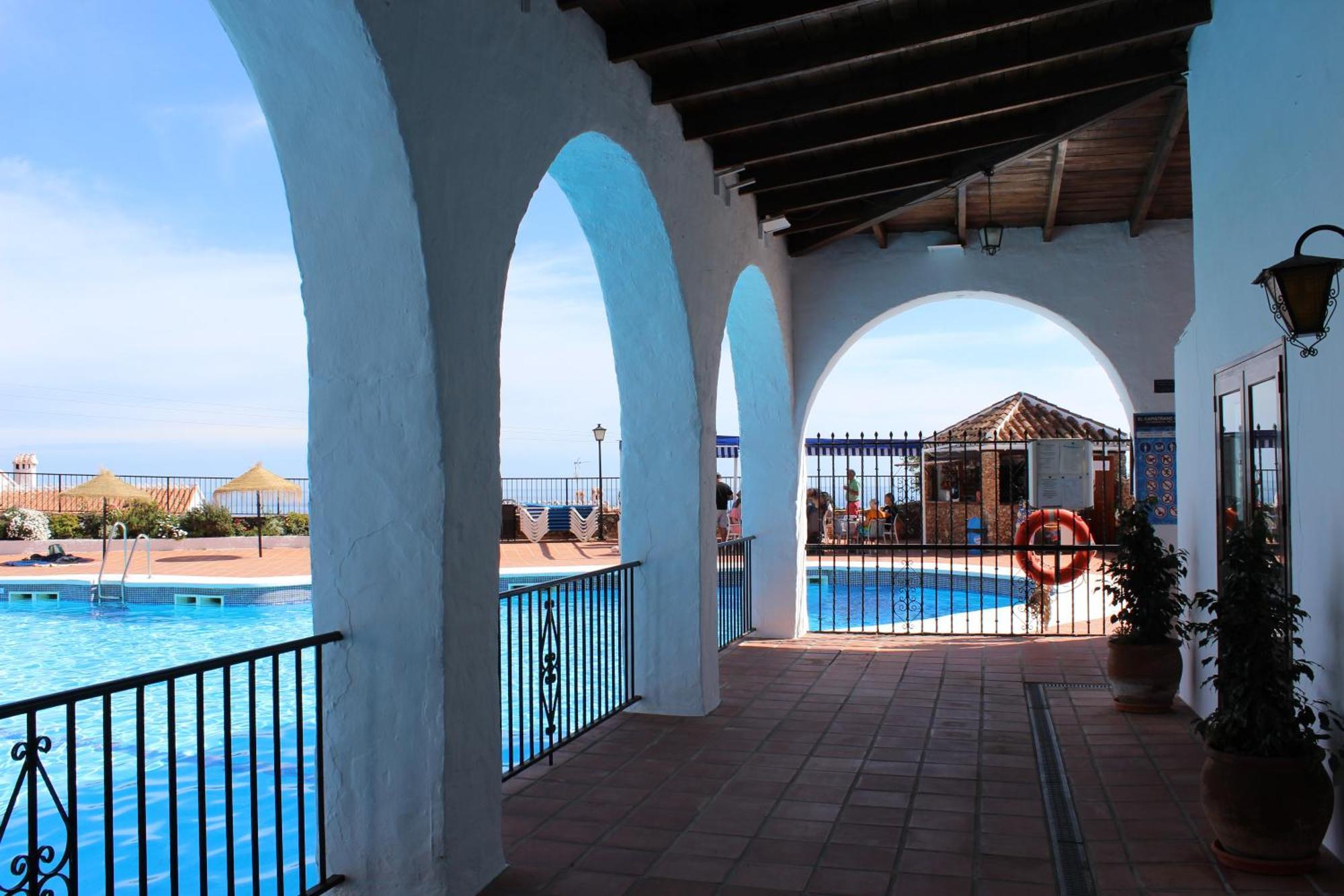 Apartamento Capistrano Village Nerja Bagian luar foto