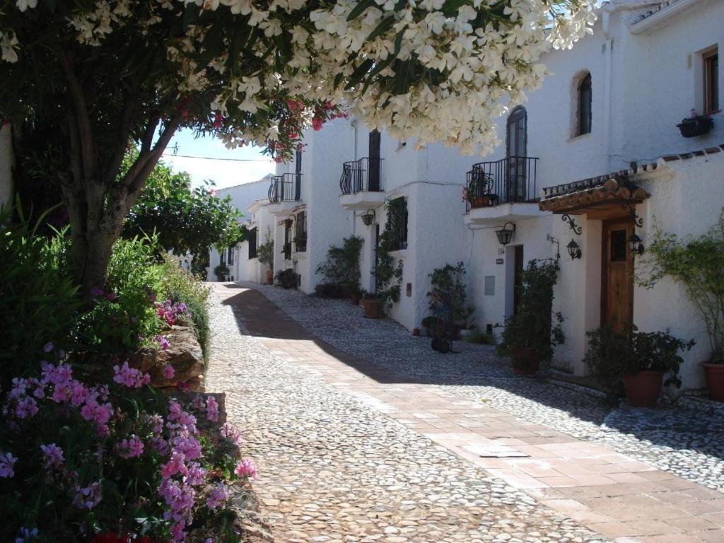 Apartamento Capistrano Village Nerja Bagian luar foto