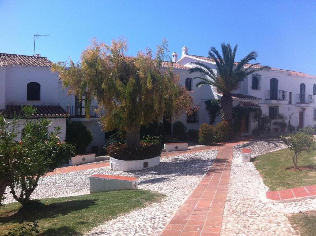 Apartamento Capistrano Village Nerja Bagian luar foto